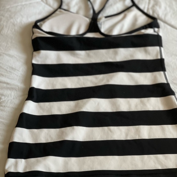 Lululemon Racerback top size 6 - Picture 7 of 9